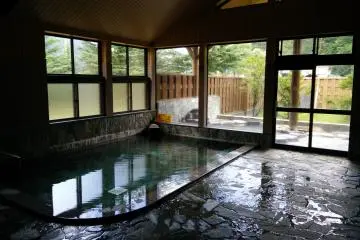 The indoor hot spring bath
