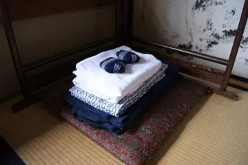 <p>Bersantai dengan yukata</p>