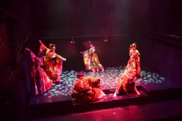 <p>Oiran-Za show</p>