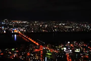 <p>วิวจากRoof topด้านนอก สามารถเห็นอ่าวโอซาก้าได้ชัดเจน</p>