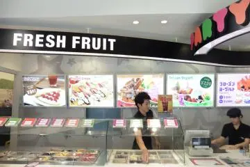 Konter yang penuh warna