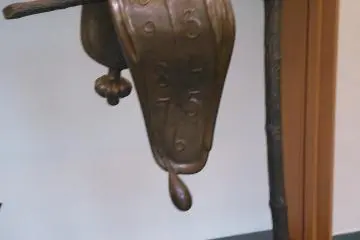 <p>Another soft clock</p>