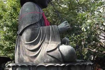 <p>The big statue at Reiganji</p>