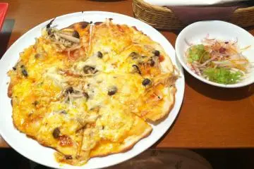 <p>Fusha also has pizza, pasta and omurice</p>