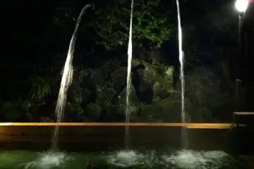 <p>Satinoyu Onsen, "Waterfall Onsen" &nbsp;Nasushiobara, Tochigi</p>