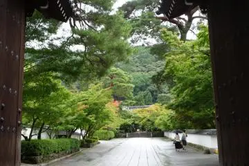 <p>ทางเข้านี้ที่สะกดให้เราเดินเข้าไปทั้งๆที่ไม่รู้ว่าที่นี่คือที่ไหน</p>