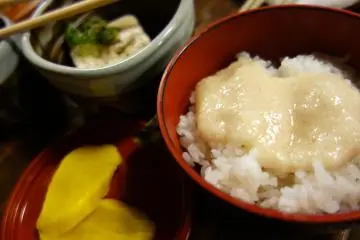 <p>แอบเอาซุปมาราดข้าวและกินกับผักดอง</p>