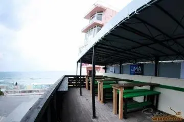 <p>Upper Deck view</p>