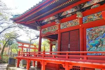 <p>อาคารสีแดง Izuna Gongen-do ที่งดงามมาก</p>