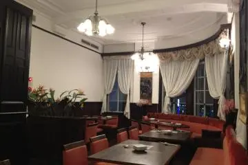 Inside the Siam Garden, third floor dining room. (Photo: PPF)