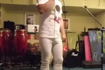 <p>Monty Fantastico belts out a song</p>