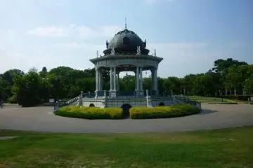 Tsurumai Park band stand rotunda.