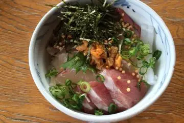 <p>&ldquo;Umi no restaurant Aosa&rdquo;&nbsp;is known for many kinds of seafood dishes.</p>