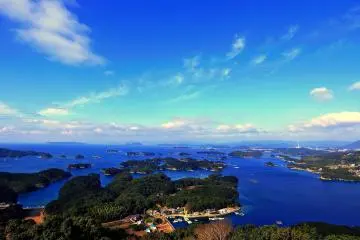 Majestic view of Kujuku-shima (Kujuku Islands) seen from the observation deck of Tenkaiho Park (Photo: MASAYOSHI HIROSE)