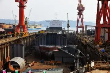 Kamishima Dock House of Sasebo Shipyard. On this holiday, there was no one to be seen and it was unusually silent (Photo: MASAYOSHI HIROSE)