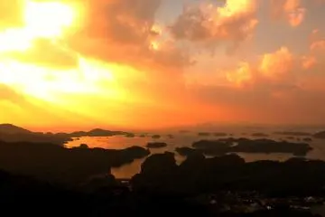 <p>Beautiful sunset viewed from Tenkaiho Park</p>