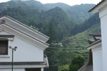 <p>The brewery is located in a peaceful mountainous area.</p>