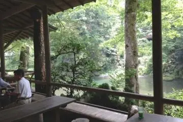 <p>A wonderful moment feeling the lovely breeze from the river.</p>