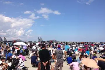 <p>Ribuan pengunjung berkumpul di Air Show</p>