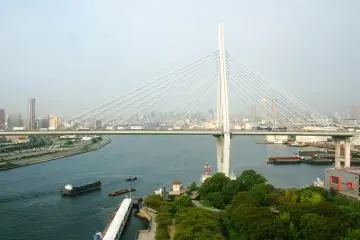 <p>Tempozan Ohashi Bridge, serving Hanshin Express Way route no. 5</p>