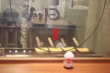 '다나카 계란'의 다시마키 계란은 눈앞에서 구워준다