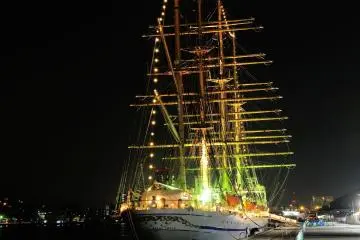 <p>A ship from the Nagasaki Tall Ships Festival. Many sailing ships, including large ones, from all over the world get together here in Nagasaki</p>