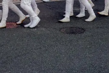 The costumes of the danjiri-pullers are unmistakable