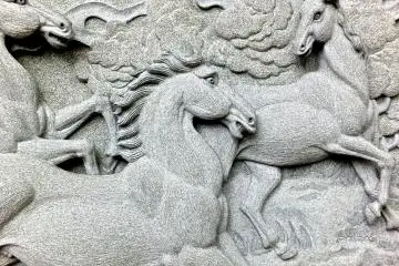 <p>Horse carving</p>