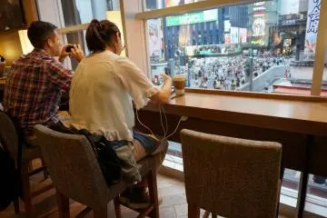 <p>จริงๆคนที่มาร้านนี้อยากชาร์จแบต 55</p>