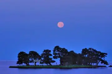 <p>An hour before sunrise...I was mesmerized by this mystic view</p>