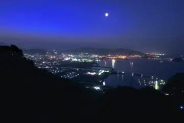 <p>Tokuyama Industrial Region in Shunan city, Yamaguchi prefecture, viewed from halfway up Mt. Taika</p>