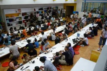 Community involvement in workshops at the museum (Photo: Yokohama Museum of Art)