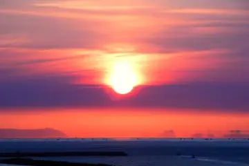 <p>In Monbetsu city, temperatures in early morning in late October are in the single digits. Above the horizon, something like a mirage can be seen</p>