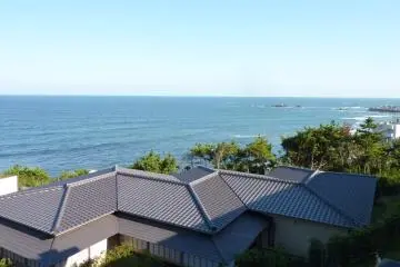 <p>The view from our balcony: the Pacific Ocean!&nbsp;</p>