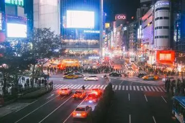 <p>Shibuya Crossing is not only enlivened by pedestrians but also vehicles.</p>