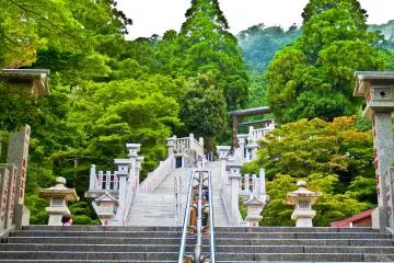 <p>At the halfway point. It is only when you reach here that you can appreciate how high this staircase climbs</p>