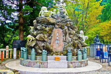 <p>An interesting sculpture depicting several guardian deities</p>