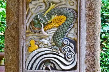 <p>Just one example of &nbsp;Kuzuharagaoka&nbsp;Shrine`s colorful decorations</p>
