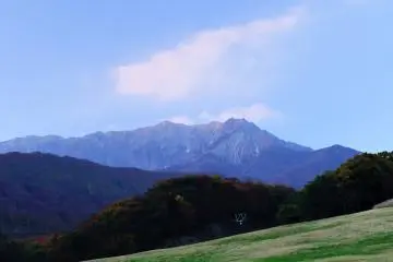 <p>Mt. Daisen viewed from a ski resort. Kagikake Observation Deck is at the edge of this ski resort</p>