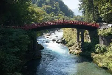 <p>สะพาน Shinkyo เป็นหนึ่งในสามสะพานที่งดงามที่สุดในญี่ปุ่น</p>