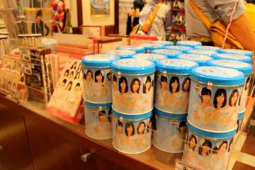 <p>AKB48 food souvenirs in assorted shapes and colors for keeps</p>