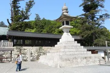 <p>The largest lanterns in Japan with a height of 11 meters</p>
