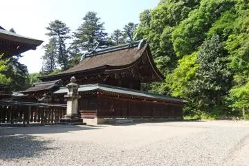 <p>The rustic and idyllic second building</p>