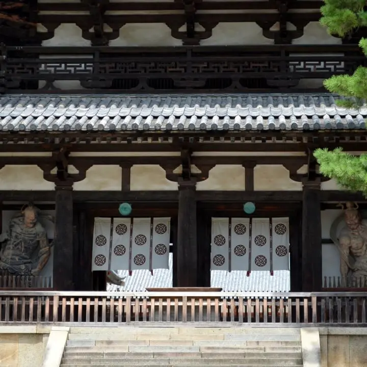 Nara's 1300-year-old wood buildings - Nara - Japan Travel