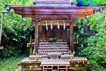 <p>Just when you thought you couldn`t see any more foxes a large shrine will suddenly appear in front of you, containing several hundred, if not thousands of these little creatures</p>