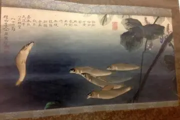 <p>Downstairs is a gallery of various objects and paintings associated with the hotel's history</p>