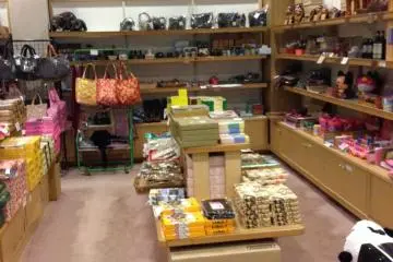 <p>In the lobby is s small shop selling sweets and souvenirs</p>