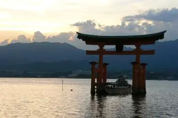 <p>When the tide is high enough, a boat can sail between the pillars of the torii</p>