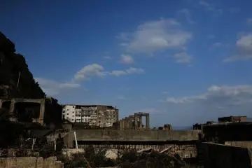 <p>It almost looks like battlefield ruins...miners must have risked their lives mining coals as soldiers would do in the battlefields</p>