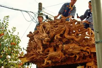 <p>The carvings and detail on each float is amazing</p>